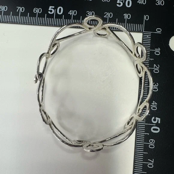 925 Silver scroll bangle - Picture 11 of 13